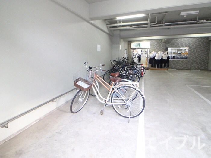 物件外観写真6　(駐輪場)