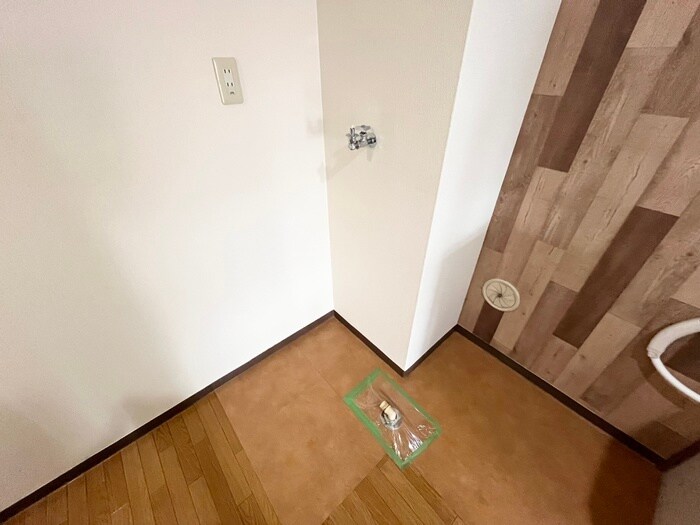 物件内観写真11　(洗濯機置場)