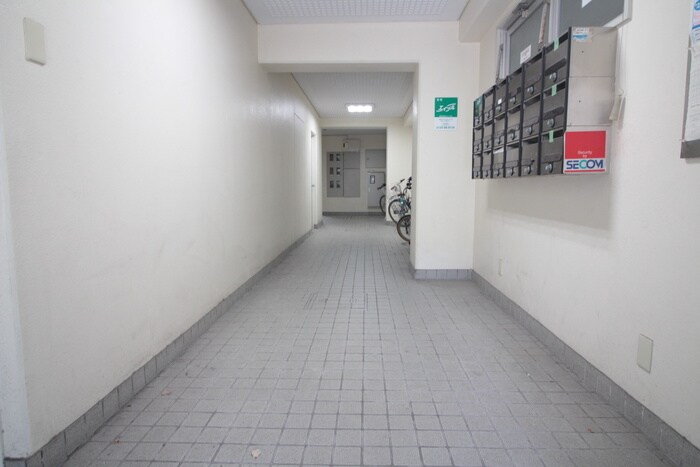 物件外観写真4　(エントランス部分)