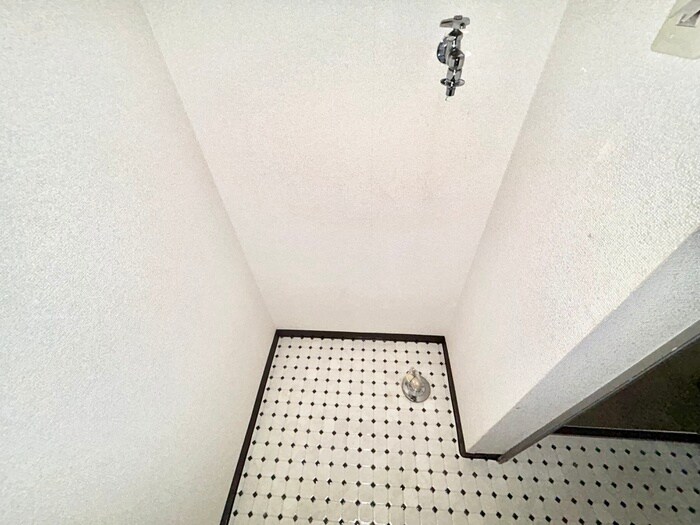 物件内観写真13　(洗濯機置場)