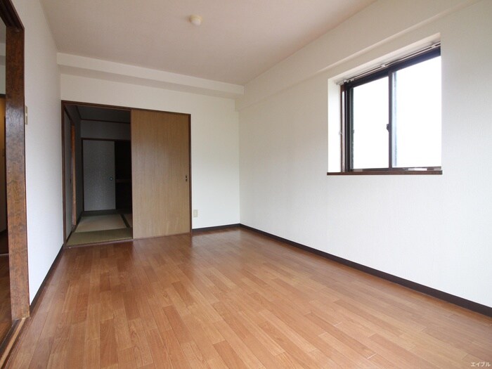 物件内観写真8　(居室)