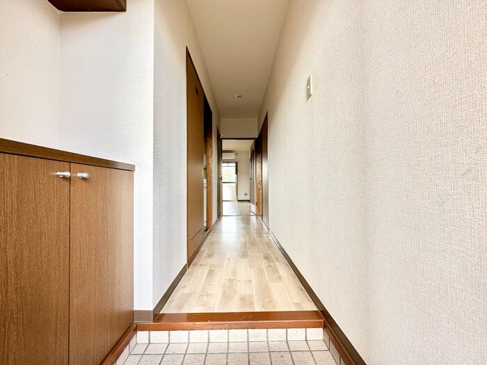 物件内観写真18　(廊下)