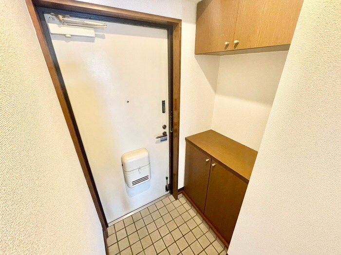 物件内観写真18　(玄関)