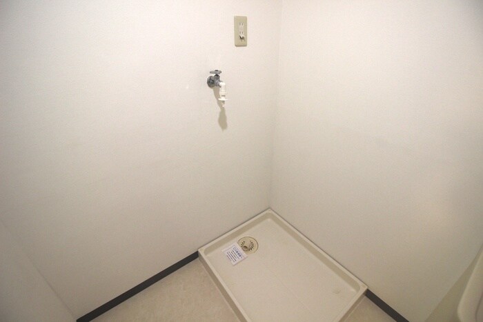 物件内観写真12　(洗濯機置場)