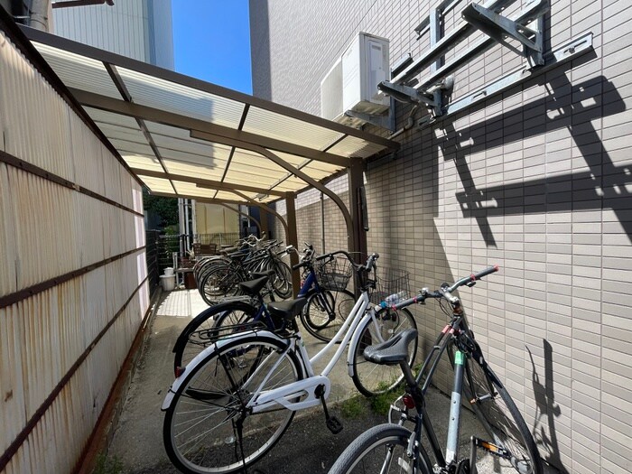 物件外観写真6　(駐輪場)