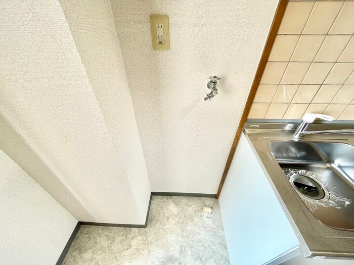 物件内観写真12　(洗濯機置場)