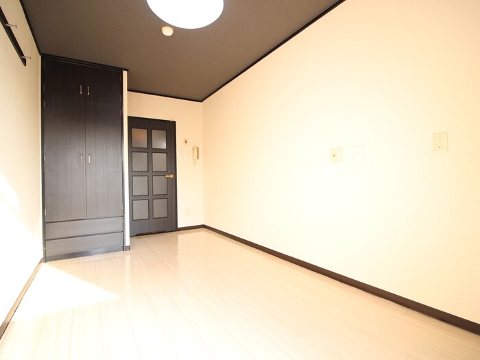 物件内観写真6　(居室)