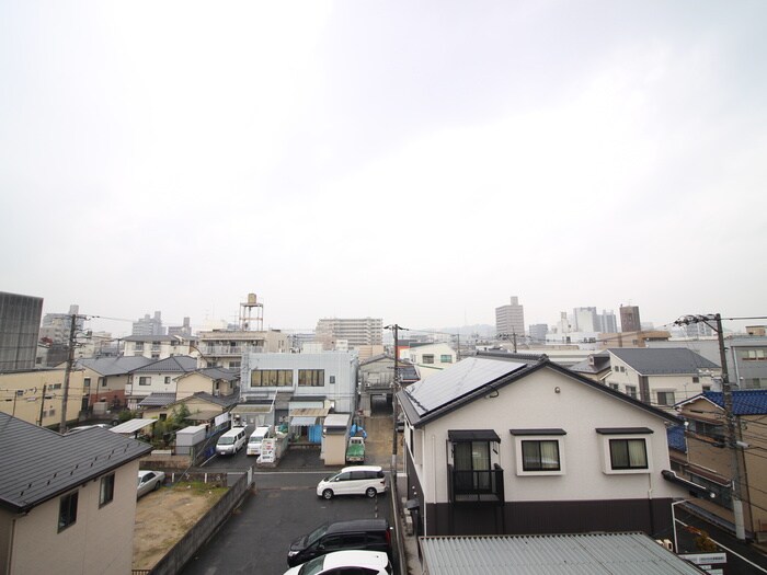 物件内観写真13　(室内からの展望)