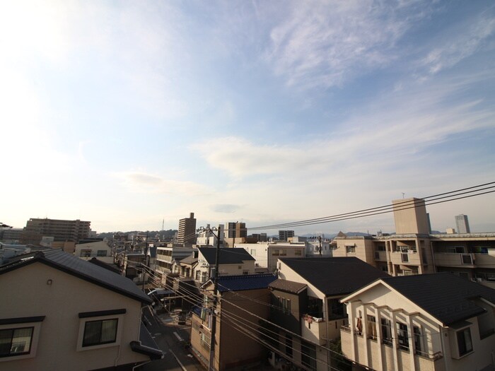 物件内観写真13　(室内からの展望)