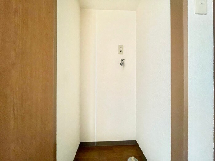 物件内観写真12　(洗濯機置場)