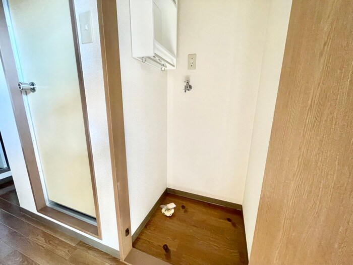 物件内観写真13　(洗濯機置場)