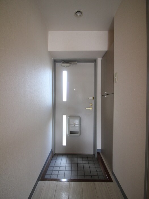 物件内観写真13　(玄関)