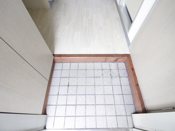 物件内観写真14　(玄関)