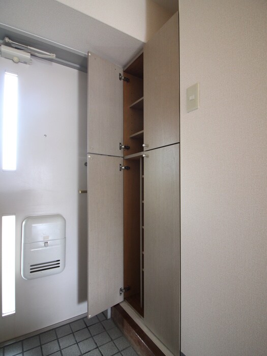 物件内観写真15　(靴箱)