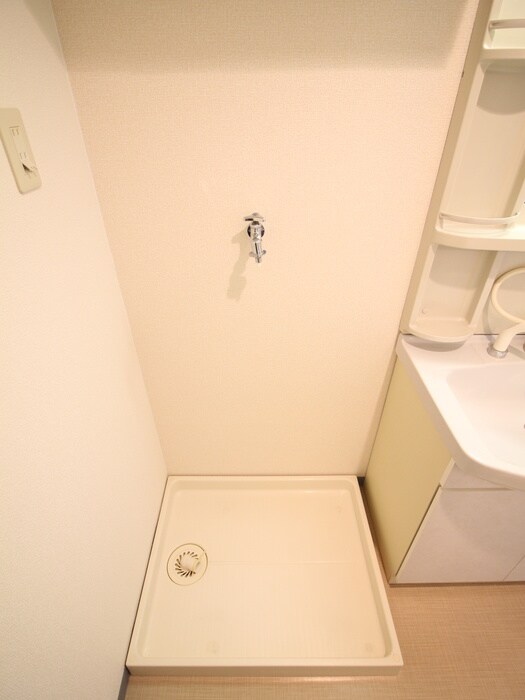 物件内観写真17　(洗濯機置場)