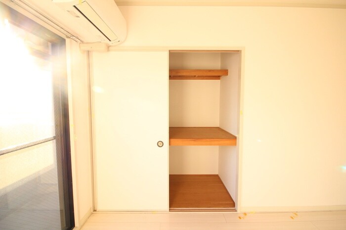 物件内観写真4　(収納)