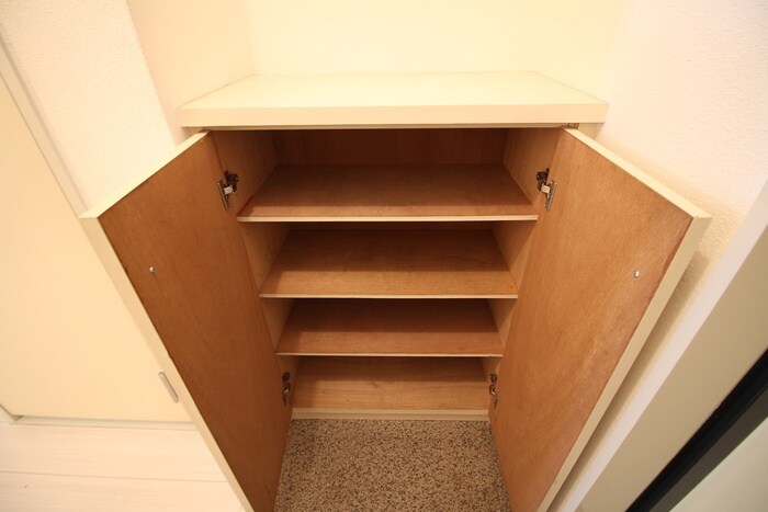 物件内観写真7　(玄関)