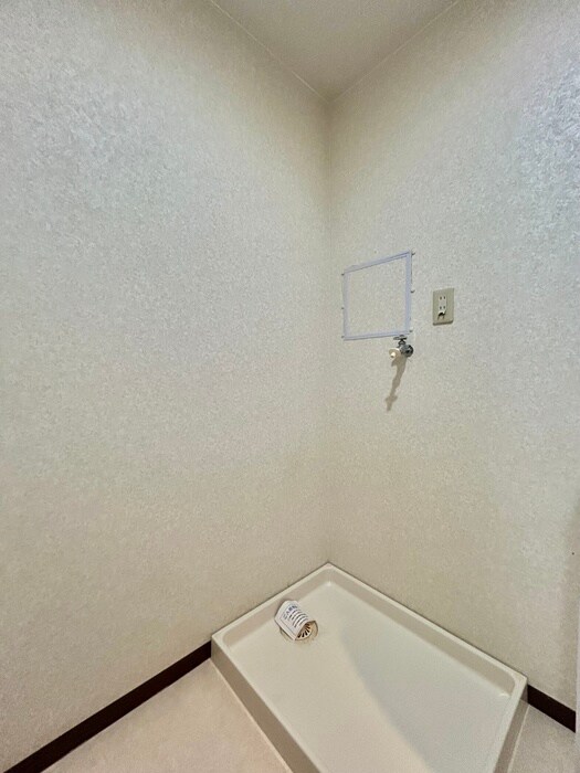 物件内観写真13　(洗濯機置場)