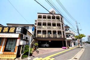 隼田ビル外観写真