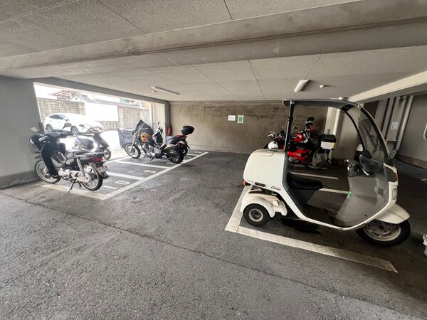 バイク置き場