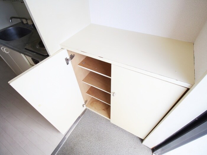 物件内観写真13　(玄関)