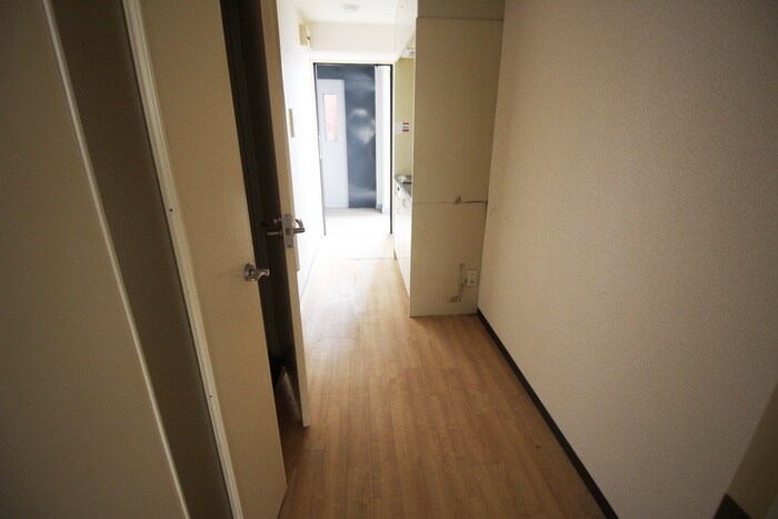 物件内観写真18　(廊下)