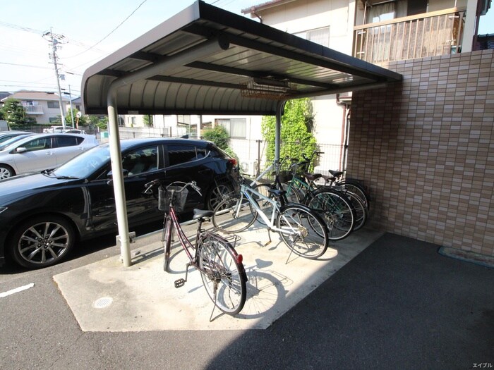 物件外観写真4　(駐輪場)
