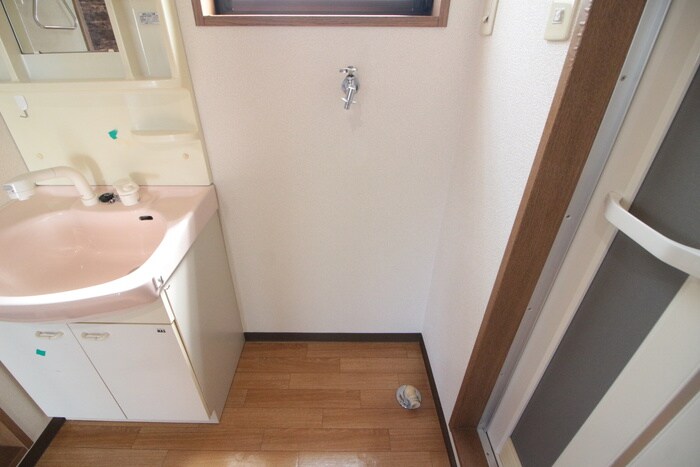 物件内観写真12　(洗濯機置場)