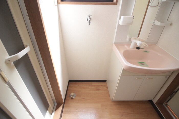 物件内観写真12　(洗濯機置場)