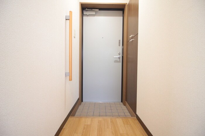 物件内観写真14　(玄関)