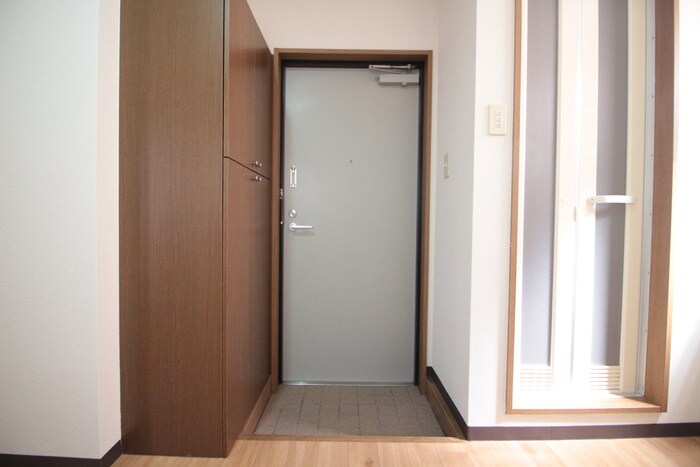 物件内観写真14　(玄関)