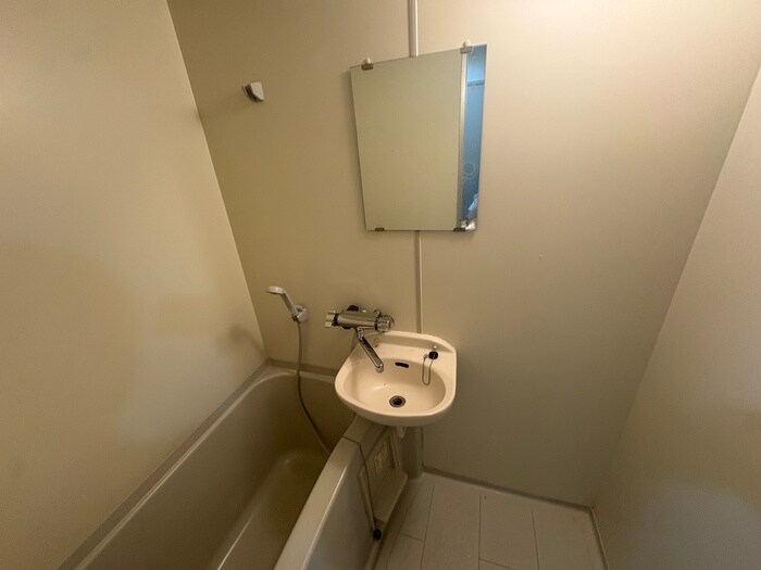 物件内観写真11　(洗面)