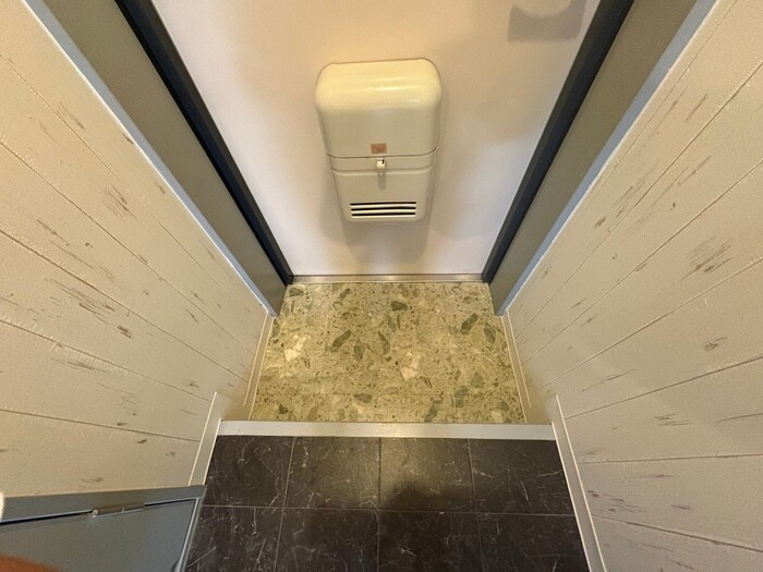 物件内観写真13　(玄関)