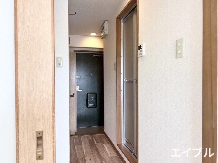 物件内観写真16　(玄関)