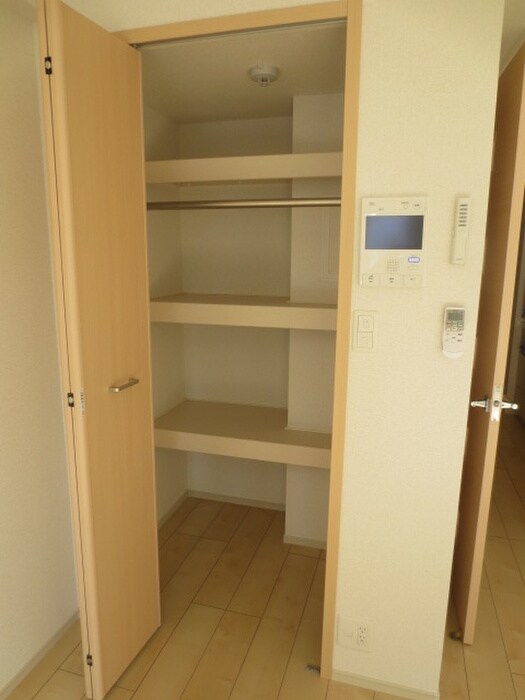 物件内観写真13　(収納)