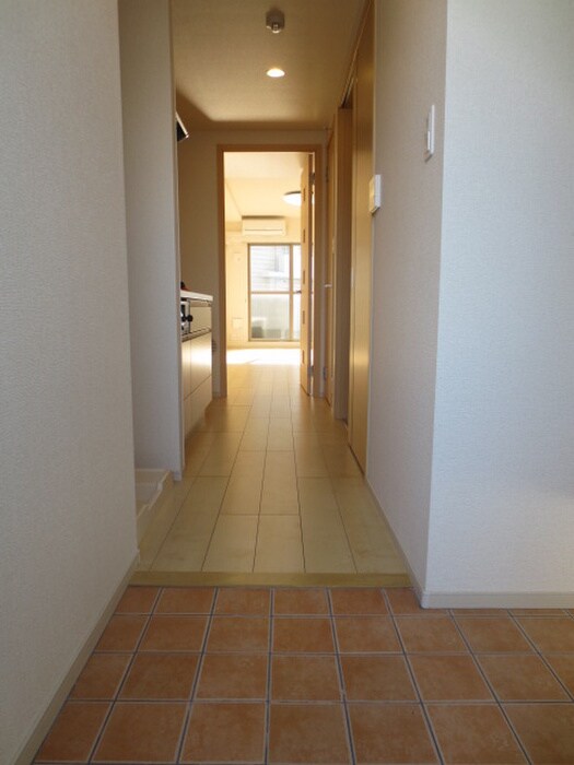 物件内観写真17　(玄関)