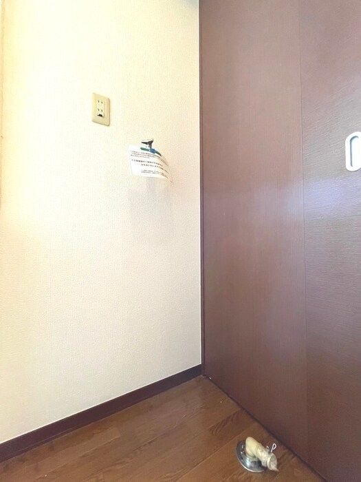 物件内観写真16　(洗濯機置場)