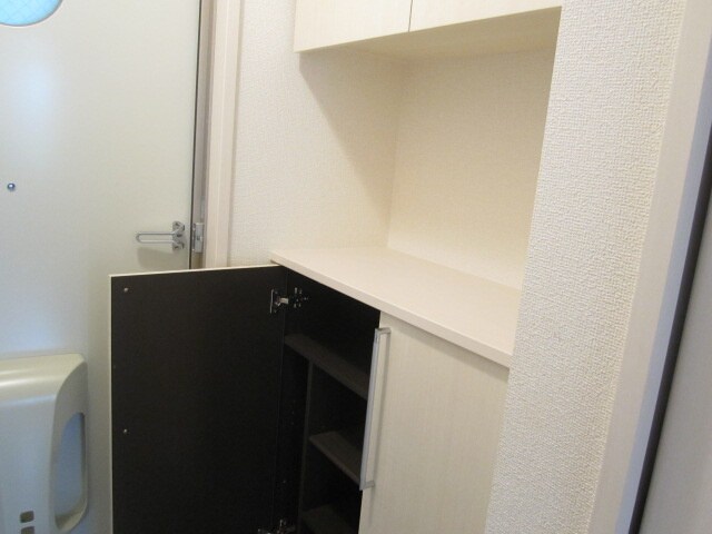 物件内観写真15　(玄関)