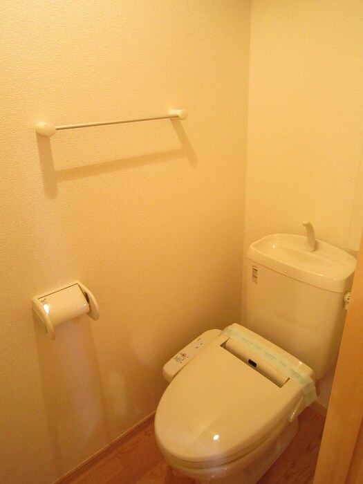 物件内観写真8　(トイレ)