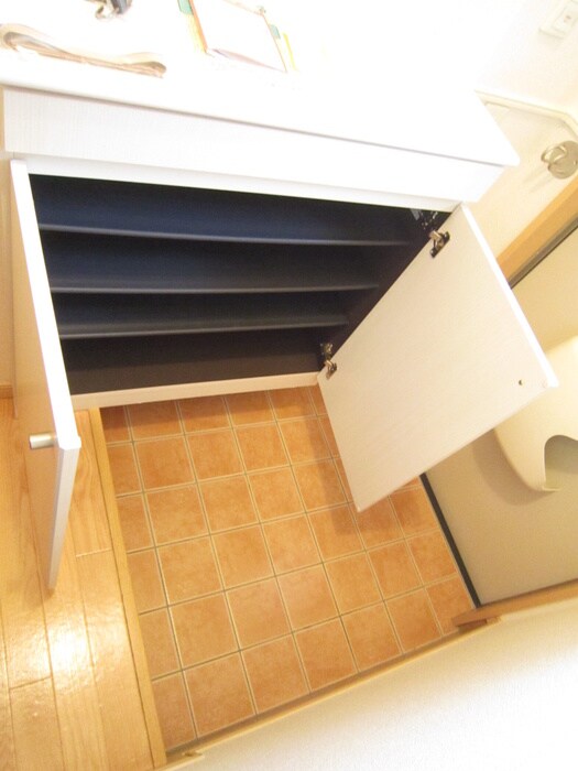 物件内観写真10　(靴箱)