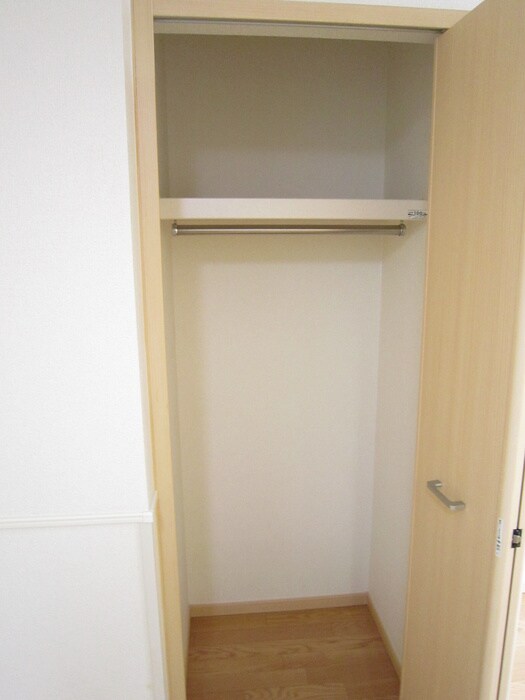 物件内観写真12　(収納)