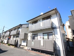 ロイヤルシャルム外観写真