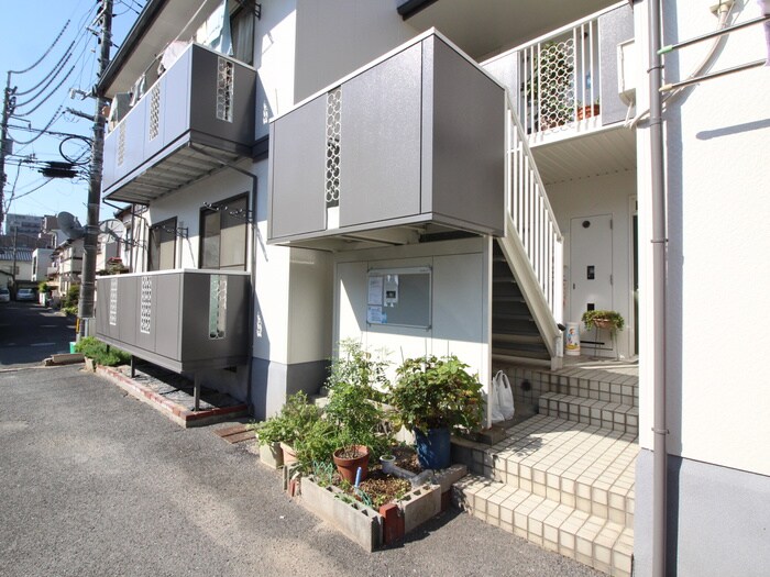 物件外観写真4　(エントランス部分)