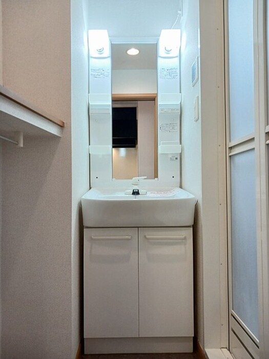 物件内観写真8　(洗面)