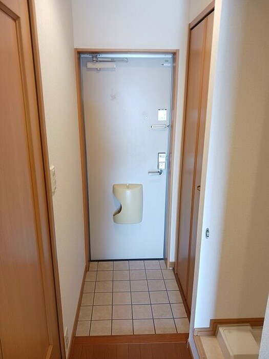 物件内観写真13　(玄関)