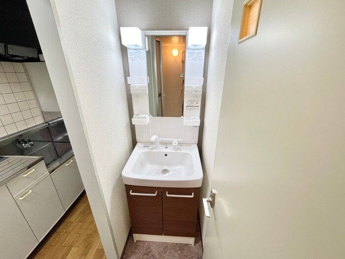 物件内観写真11　(洗面)