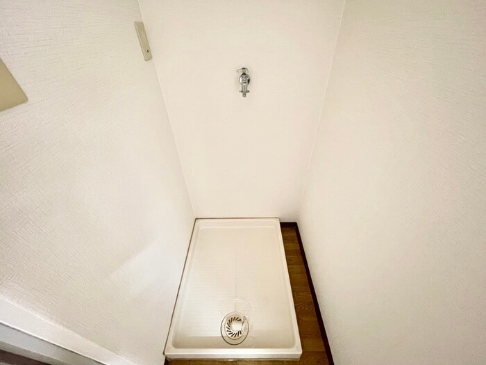 物件内観写真12　(洗濯機置場)