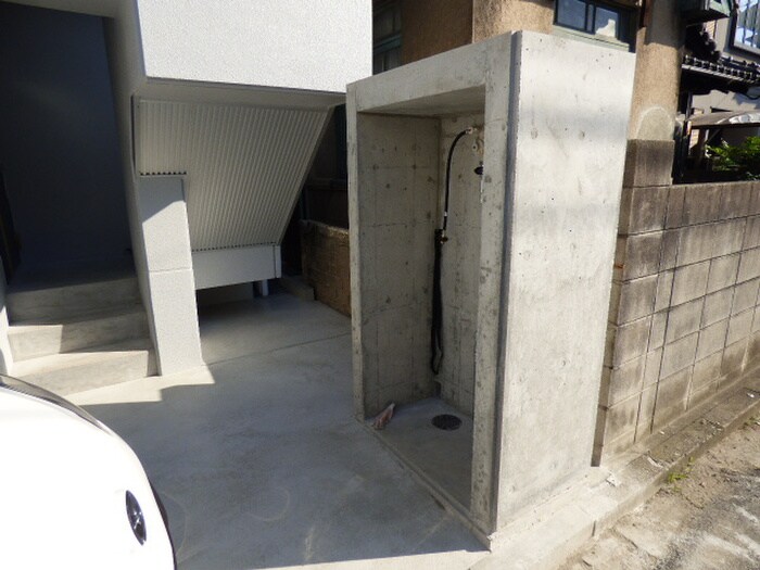 物件外観写真2　(駐輪場)