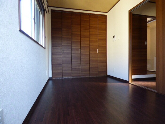 物件内観写真4　(居室)