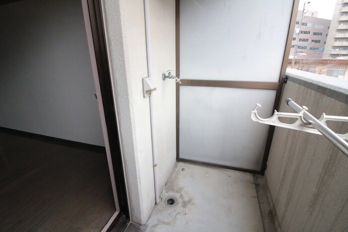 物件内観写真12　(洗濯機置場)